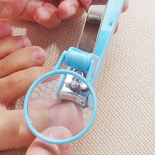 Nail Clipper With Magnifying Glass